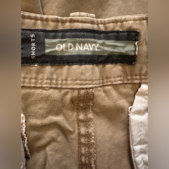 Old Navy Men's Tan Cargo Shorts NWT - Picture 4 of 9